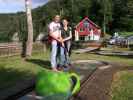 Ich und Sabine am Miniaturgolfplatz Krumau am Kamp (14. Juli)