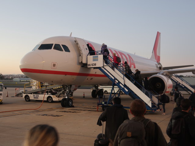 FR7292 am Aeroporto de Lisboa (2. Dez.)
