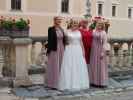 Katharina, Viktoria, Karin und Alexandra im Burghof Rosenburg