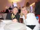 Oma und Mama im Gewölbesaal Rosenburg