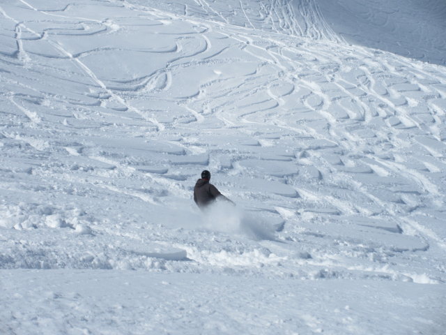 Markus zwischen Piste 14a und Piste 14b (17. Apr.)