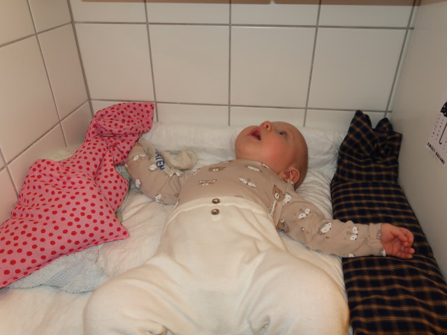 Nils in unserer Wohnung (2. J&auml;n.)