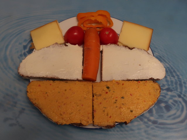 in unserer Wohnung (3. J&auml;n.)