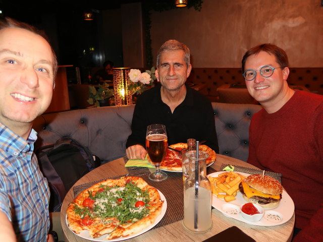 Ich, Friedrich und Jakob im Caf&eacute;-Restaurant Denito