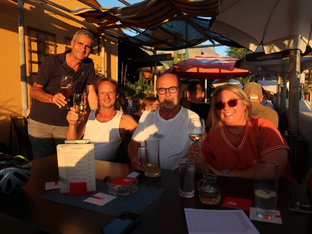 Friedrich, J&ouml;rg, Hans-Christian und Doris im Inseltreff Barbados