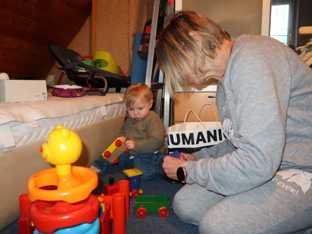 Nils und Mama im Haus meiner Eltern (20. Nov.)