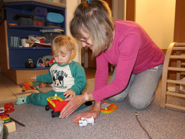 Nils und Mama in unserer Wohnung