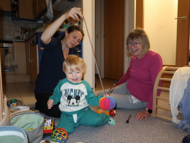 Sabine, Nils und Mama in unserer Wohnung