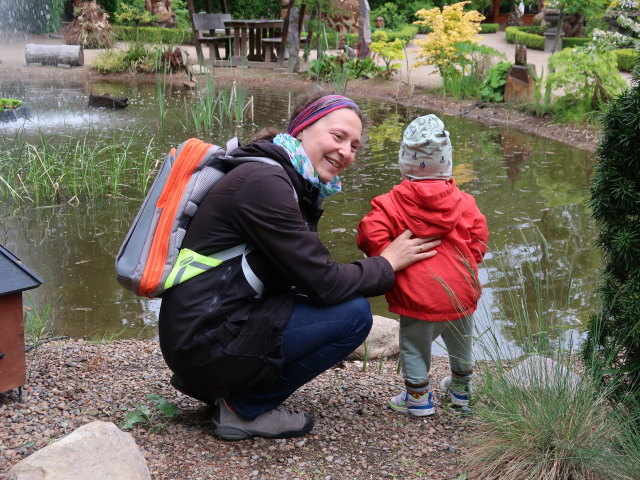 Sabine und Nils im Skulpturparken Blokhus (24. Mai)