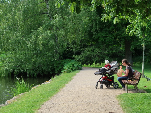 Nils und Sabine im Frederiksborg Haven in Hiller&oslash;d (1. Juni)
