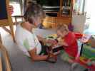 Mama und Nils in unserer Wohnung