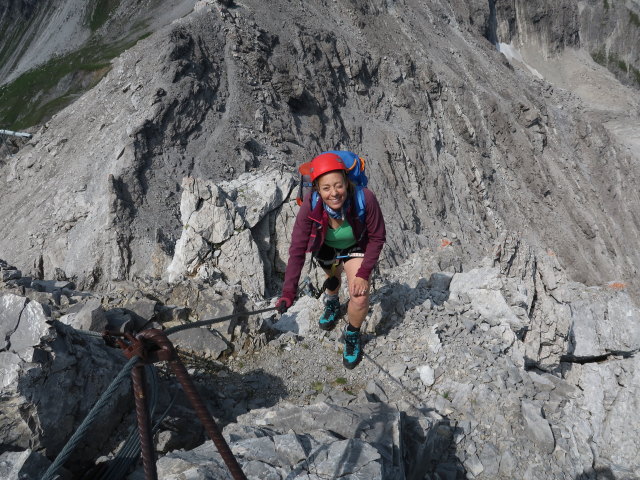 Arlberger Klettersteig: Angela zwischen Wei&szlig;schrofenspitze und Lisunspitze (19. Juli)
