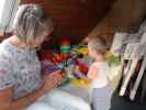 Mama und Nils im Haus meiner Eltern (4. Aug.)