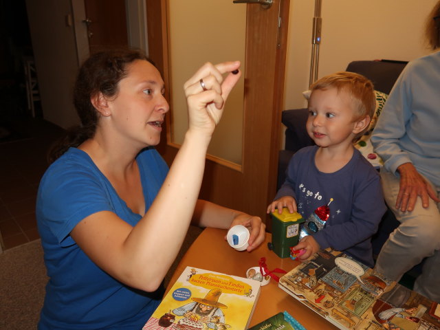 Sabine, Nils und Mama in unserer Wohnung