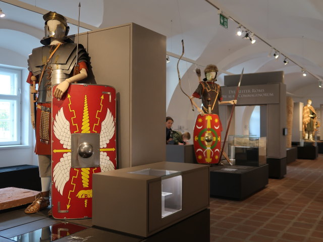 Sabine und Nils im R&ouml;mermuseum