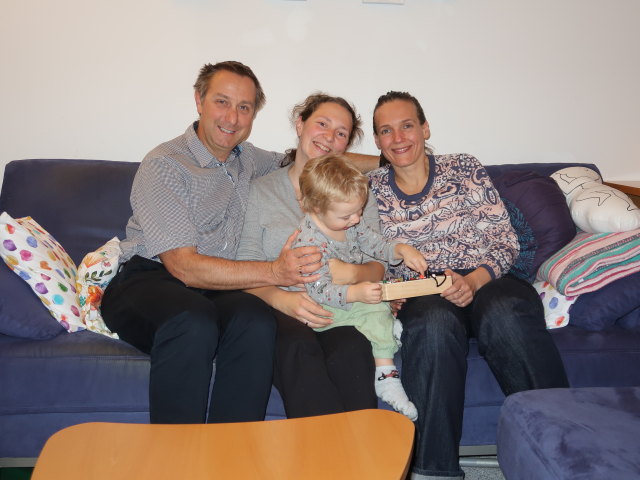 Ich, Sabine, Nils und Ursa in unserer Wohnung