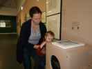 Sabine und Nils in der Sonderausstellung 'Sehnsucht Wald'