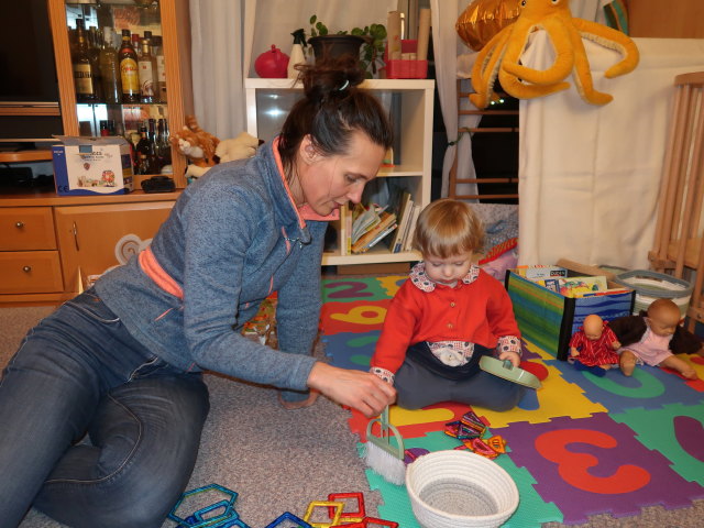 Ursa und Nils in unserer Wohnung