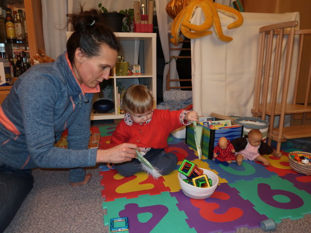 Ursa und Nils in unserer Wohnung