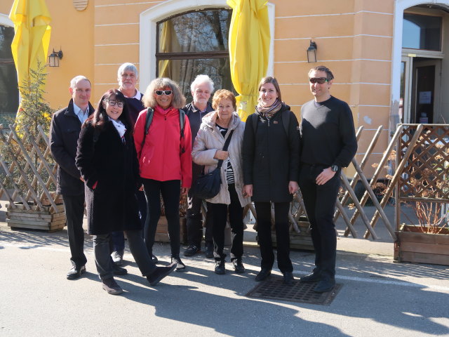 Werner, Ulrike, Josef, Irmgard, Reinhard, Edith, Sonja und ich beim Restaurant Lapatschka
