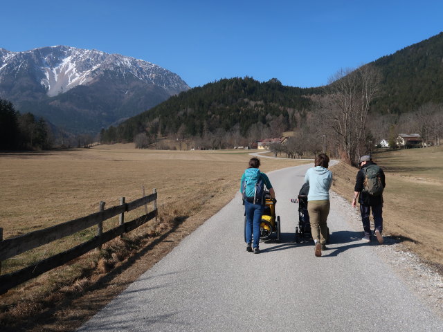 Sabine, Hannelore und Manuel zwischen Im Prater und Unternberg