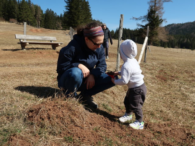 Sabine, Manuel und Nils auf der Mamauwiese, 957 m