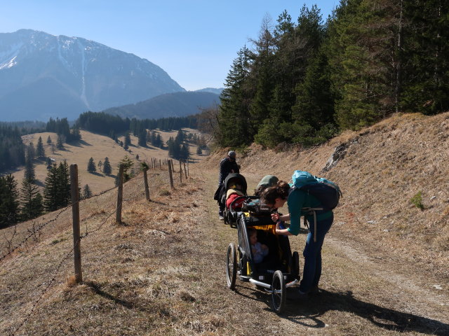 Manuel, Ella, Nils, Hannelore und Sabine zwischen Schoberkapelle und &Ouml;hler-Schutzhaus