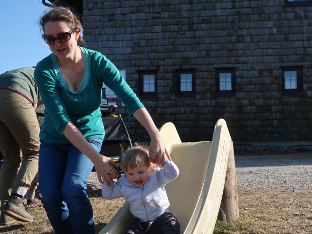 Hannelore, Sabine und Nils beim &Ouml;hler-Schutzhaus, 1.028 m