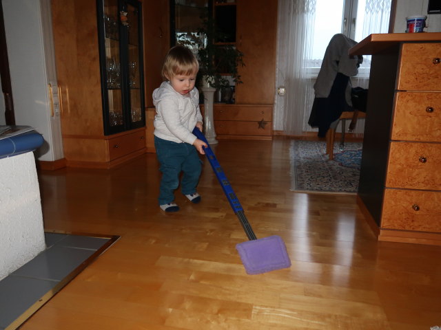 Nils im Haus meiner Eltern