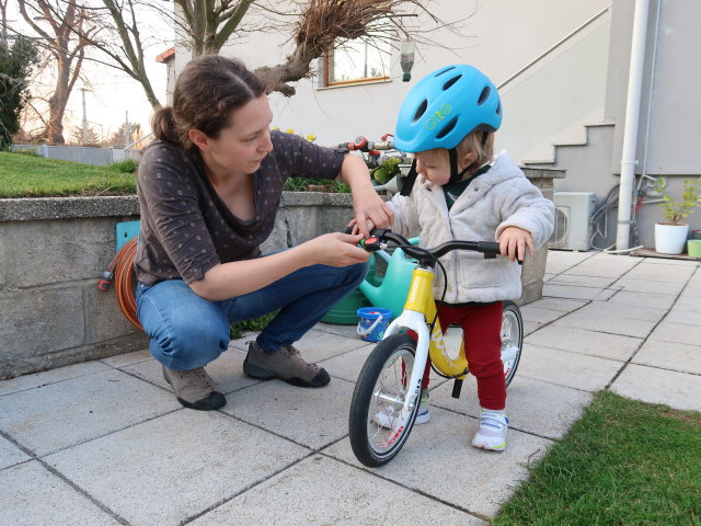 Sabine und Nils im Garten meiner Eltern (25. M&auml;rz)