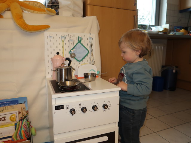 Nils in unserer Wohnung