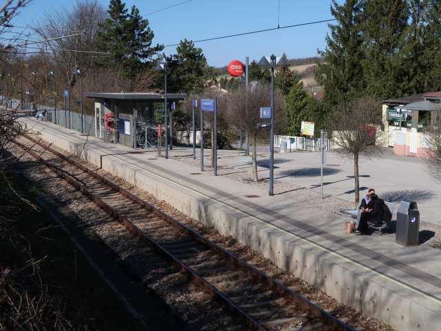 Bahnhof Hautzendorf, 215 m