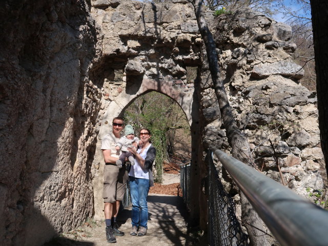 Ich, Nils und Sabine in der Ruine Johannstein