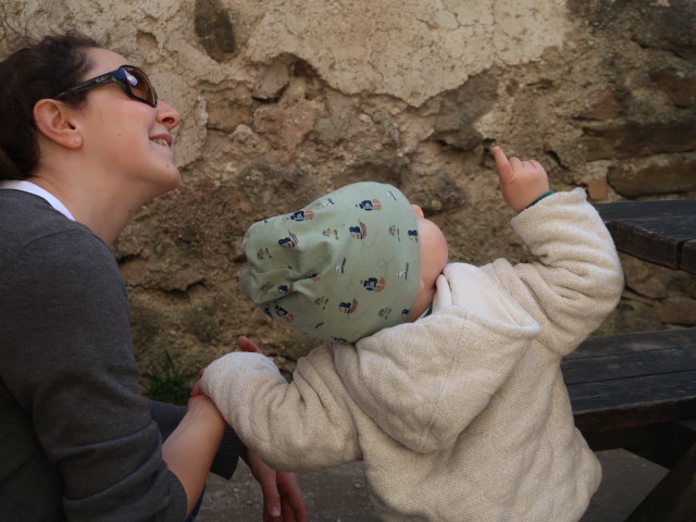 Sabine und Nils in der Ruine Johannstein