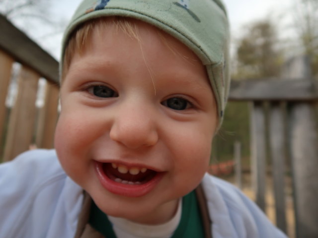 Nils am Abenteuerspielplatz