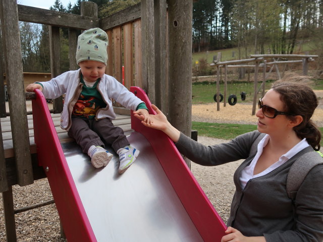 Nils und Sabine am Abenteuerspielplatz