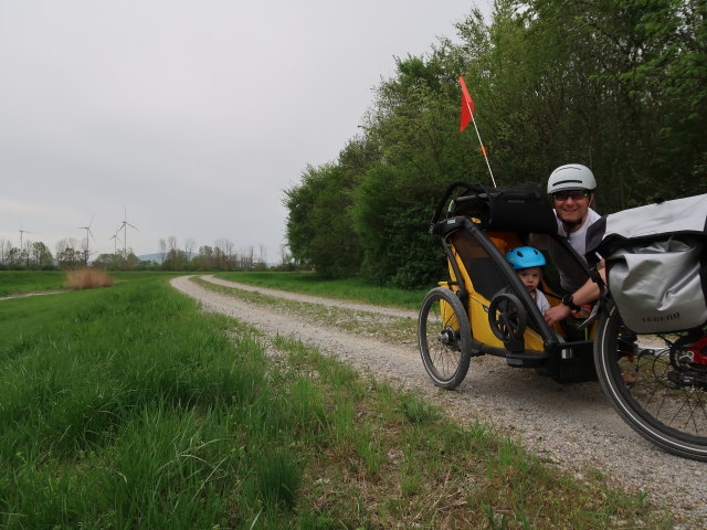 Nils und ich zwischen zwischen Engelhartstetten und Haringsee