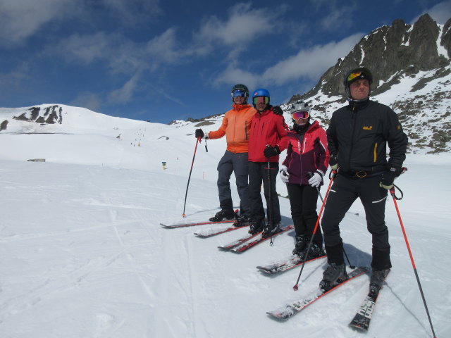 Ich, Stefan, Melanie und Frank auf der Piste 62 (22. Apr.)