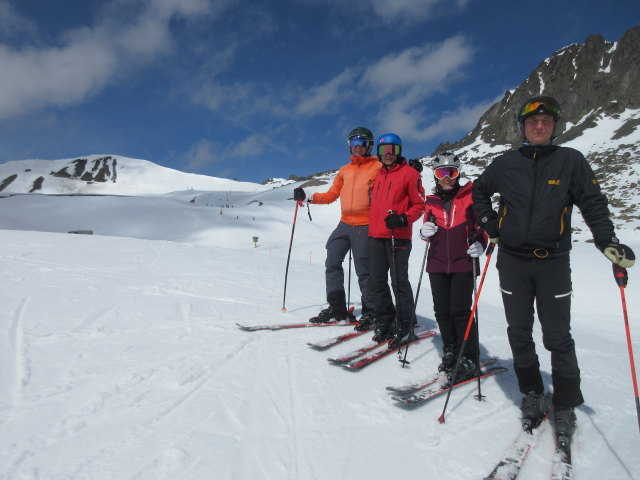 Ich, Stefan, Melanie und Frank auf der Piste 62 (22. Apr.)