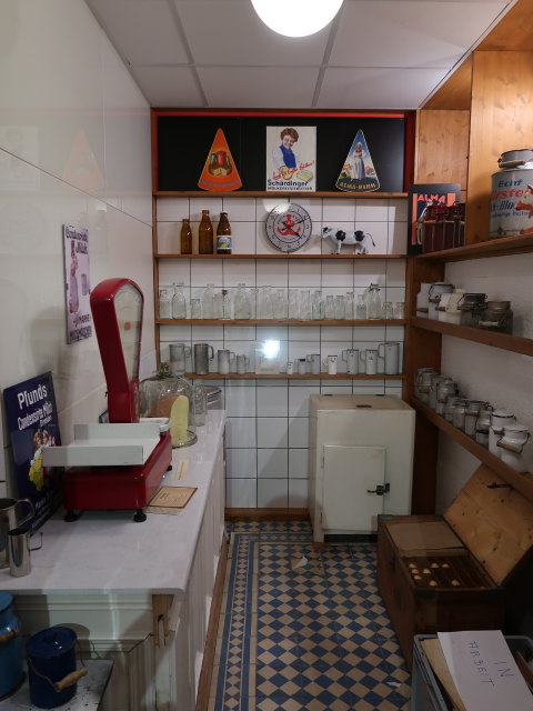 Milchgesch&auml;ft in der Sammlung Alltag & Handel