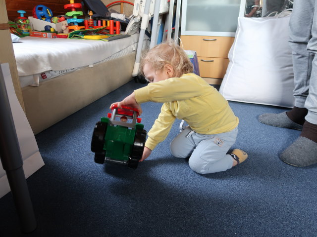 Nils im Haus meiner Eltern