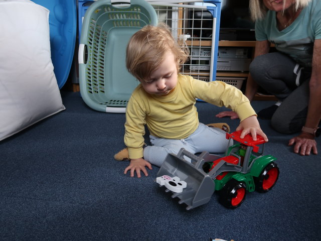 Nils und Mama im Haus meiner Eltern