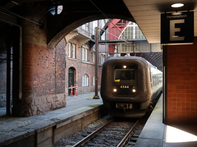 K&oslash;benhavns Hovedbaneg&aring;rd, 3 m (17. Mai)