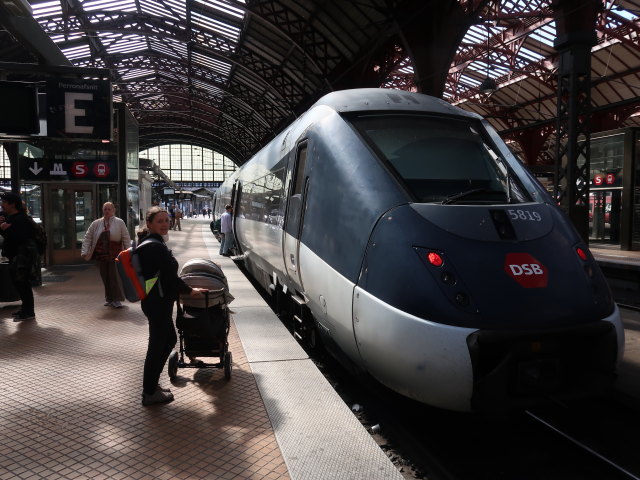 Sabine in K&oslash;benhavns Hovedbaneg&aring;rd, 3 m (17. Mai)