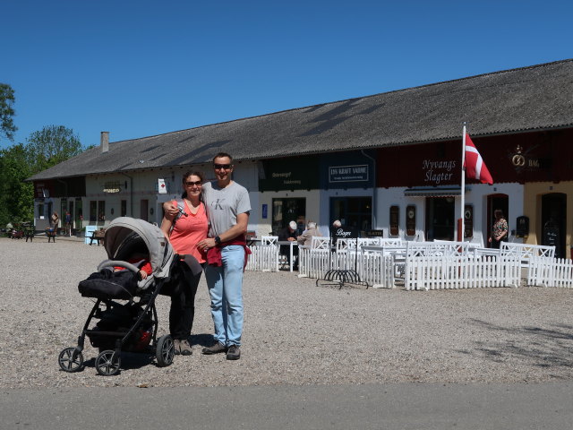 Nils, Sabine und ich im Oplevelsescenter Nyvang in Holb&aelig;k (17. Mai)