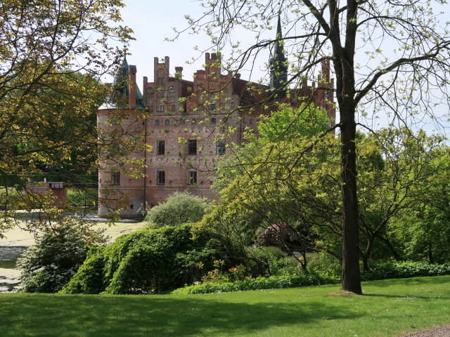 Egeskov Slot in Kv&aelig;rndrup (19. Mai)