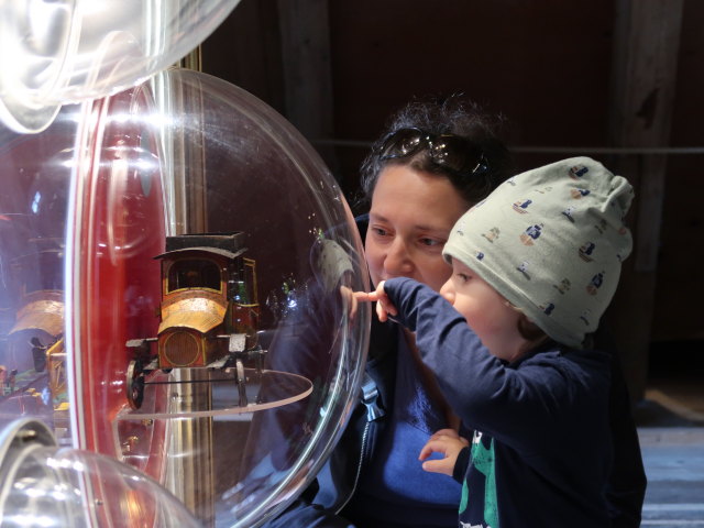Sabine und Nils im Egeskov Slot in Kv&aelig;rndrup (19. Mai)