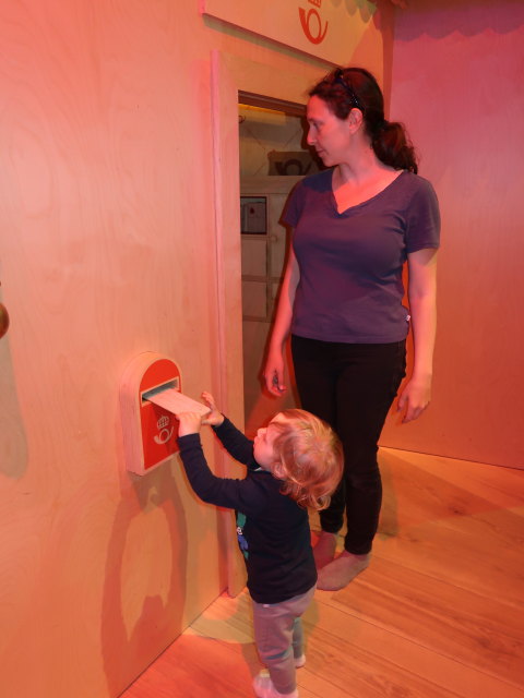 Nils und Sabine im H. C. Andersens Hus in Odense (19. Mai)