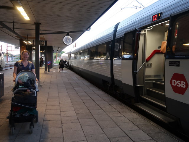 Nils und Sabine in der Vejle Station (19. Mai)