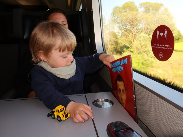 Sabine und Nils im IC 461 (20. Mai)